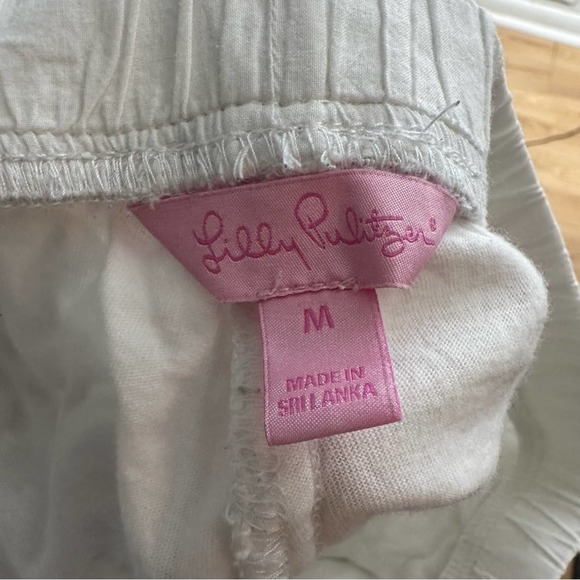 Lilly Pulitzer White Lace Floral Eyelet Shorts Size Medium - Picture 7 of 9